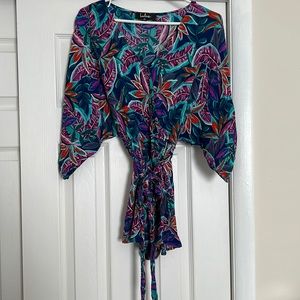 Floral island romper 🌺🏝 size M